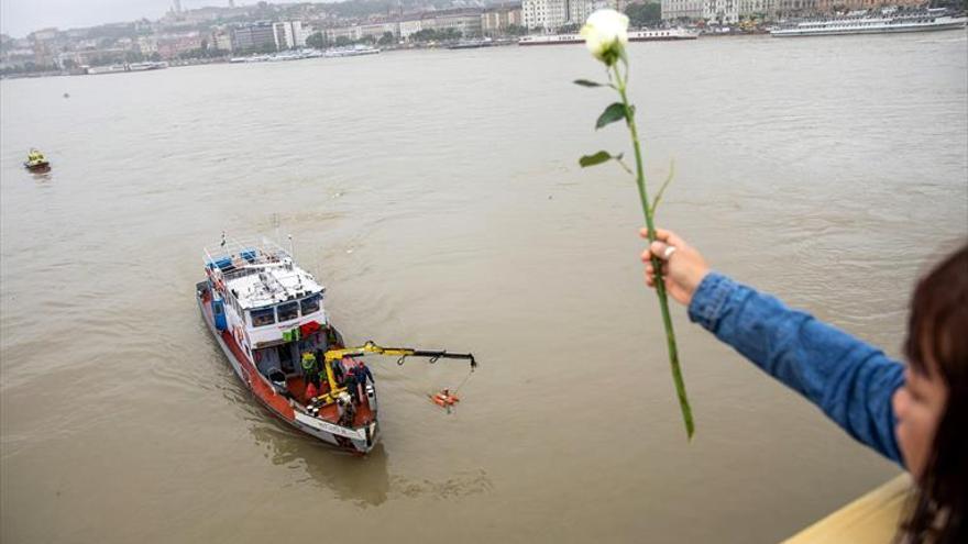 Siete muertos y 21 desaparecidos en un naufragio en el Danubio