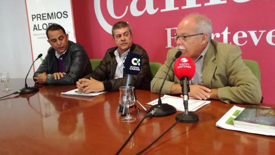 De izquierda a derecha, Blas Acosta, Miguel Rodríguez y Tony Gallardo.