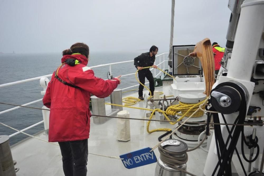 Así es el Rainbow Warrior de Greenpeace