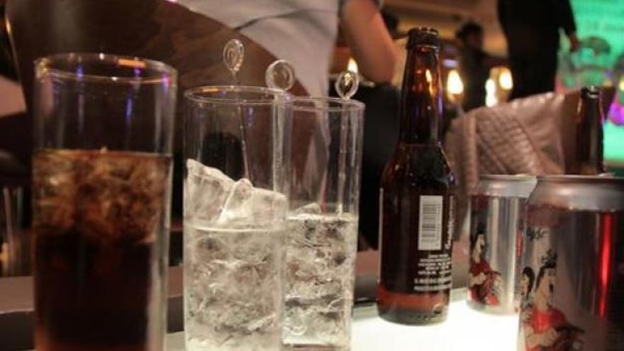 La Policía Local denuncia a un bar que servía alcohol a más de 60 menores