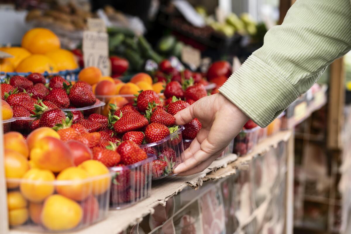 Si tengo el colesterol alto, ¿qué alimentos debo eliminar de mi dieta y cuáles me convienen?