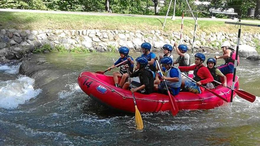 Alumnes de la Seu en una de les baixades pel Parc del Segre