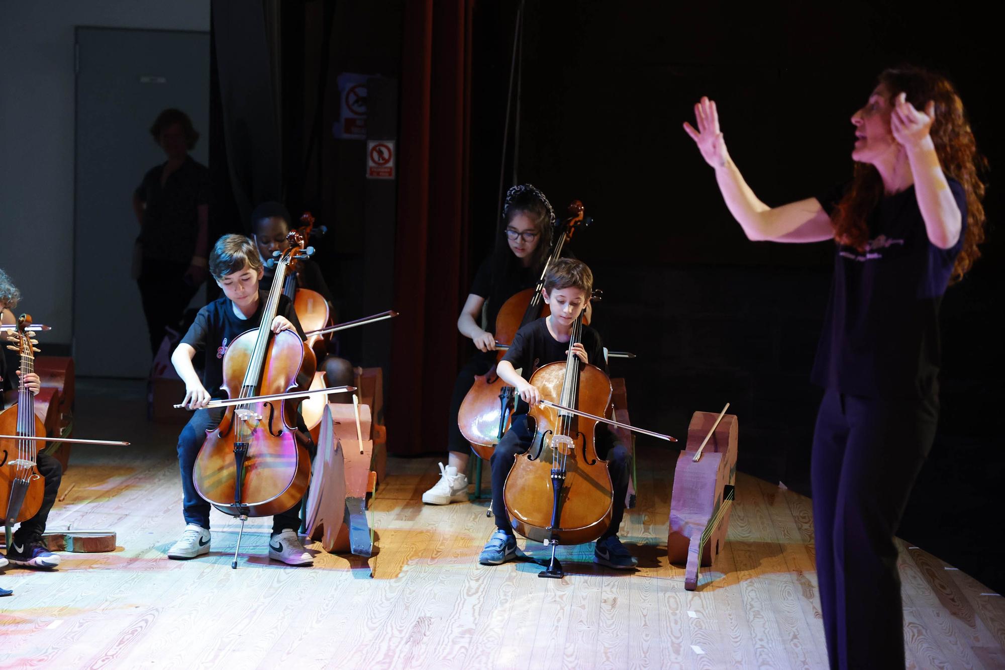 Primer concierto de la orquesta 'Son das Flores' del CEIP Vicente Risco, en junio de 2022