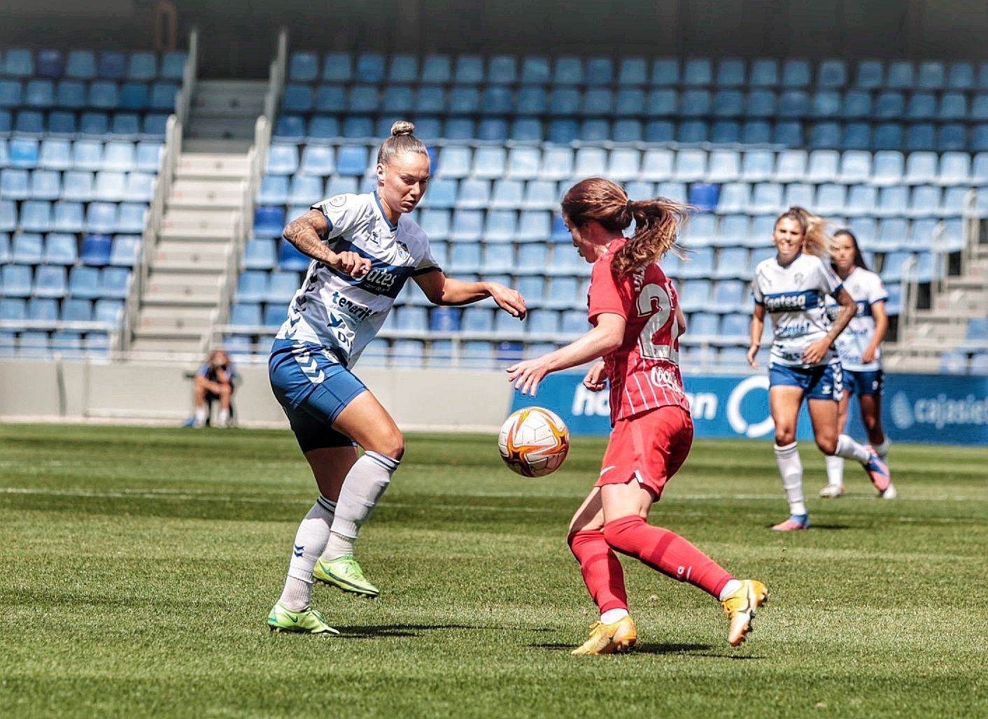 Partido futbol UDG Tenerife-Sevilla de Primera Iberdrola liga femenina