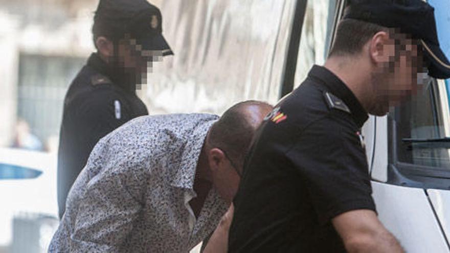 Diez años de cárcel por disparar a su exmujer en Alicante al no dejarle ver a su hijo