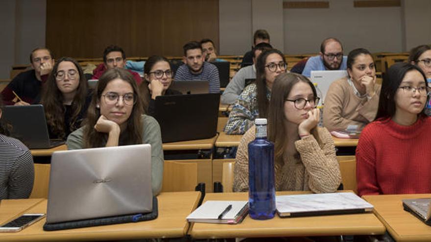 La mitad de los estudiantes hacen la selectividad sin saber qué carrera quieren estudiar