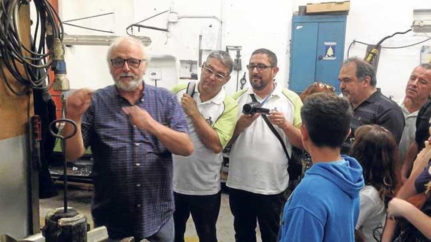 El Club Carros de Foc visita las instalaciones del emblemático Tren de Sóller