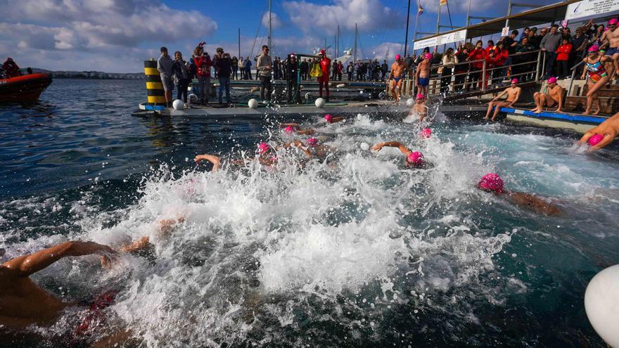 Todas las imágenes de la Copa de Nadal de natación en Ibiza