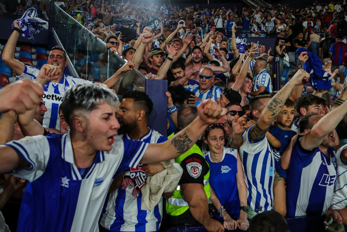 El Alavés celebra la subida a Primera División