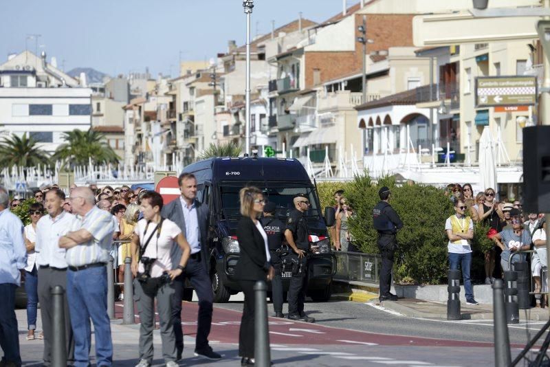 Homenaje a las vííctimas de Cambrils