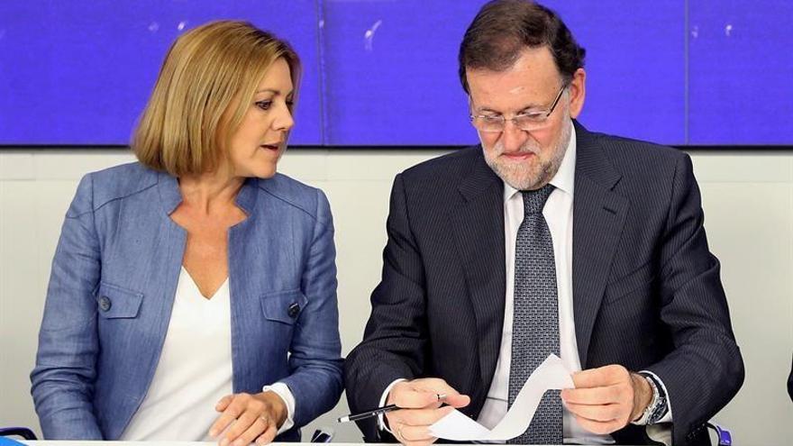 Rajoy respalda a Cospedal y expresa su reconocimiento a familias del Yak-42