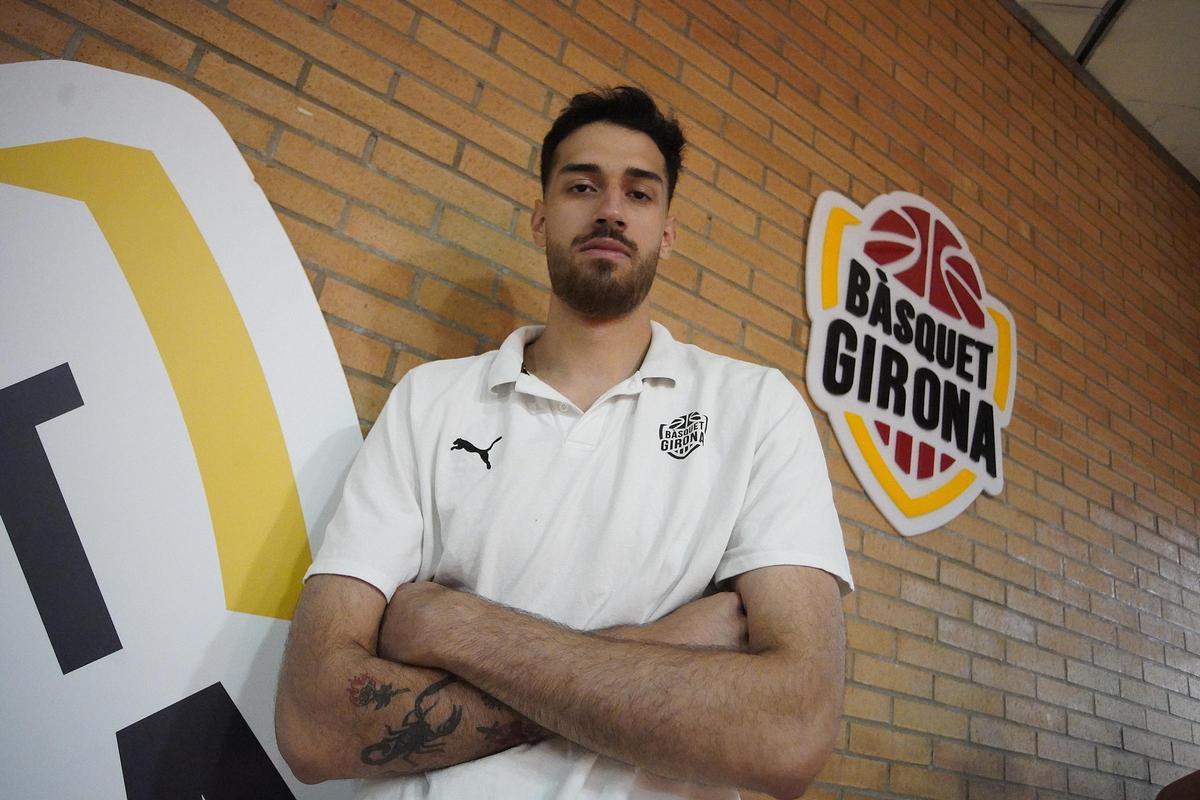 Juan Fernández, a la sala VIP de Fontajau.