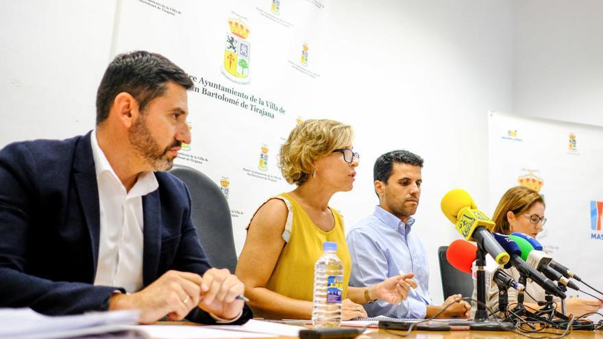 Por la izquierda, Alejandro Marichal, Conchi Narváez, Samuel Henríquez e Inés Rodríguez, este jueves en el Ayuntamiento.