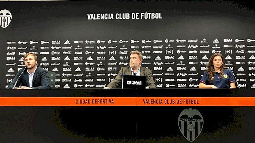 Gerardo Piris, a la izquierda, en la ciudad deportiva del VCF. | LEVANTE-EMV