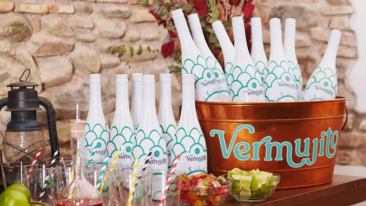 Verano, sol y Vermujito, el cóctel que conquista los tardeos