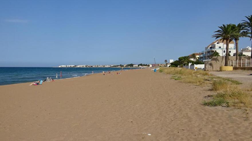 Coto a la regresión en las playas de Dénia