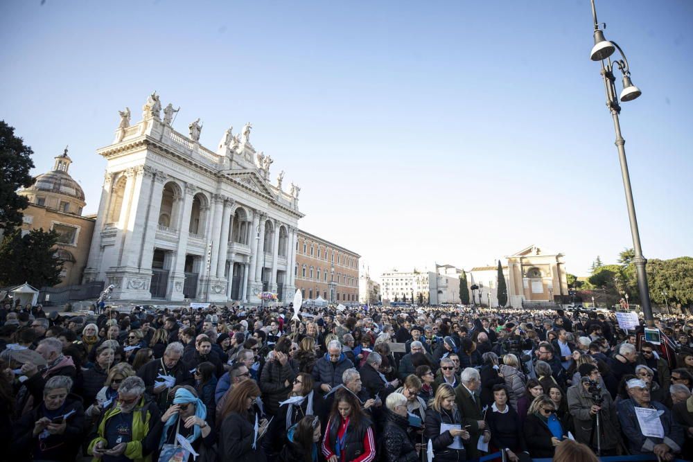 Más de 40.000 'sardinas' se manifiestan en Roma