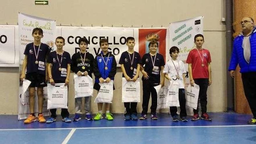 Jugadores del conjunto ourensano, en el torneo de Vigo. // FdV