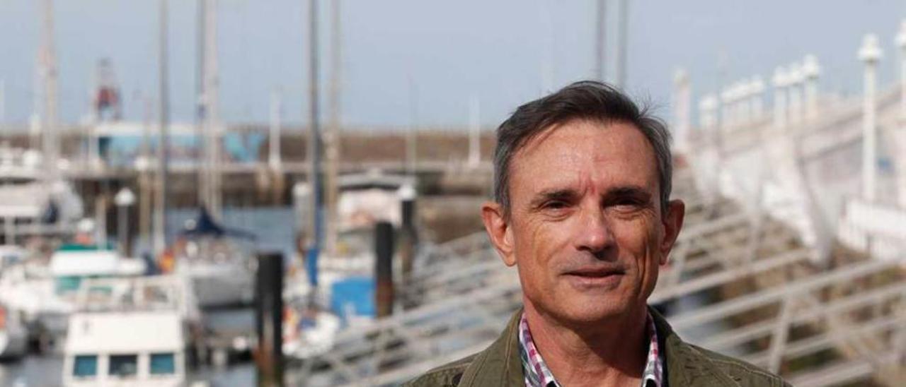 Patricio Adúriz, en el puerto deportivo de Gijón.