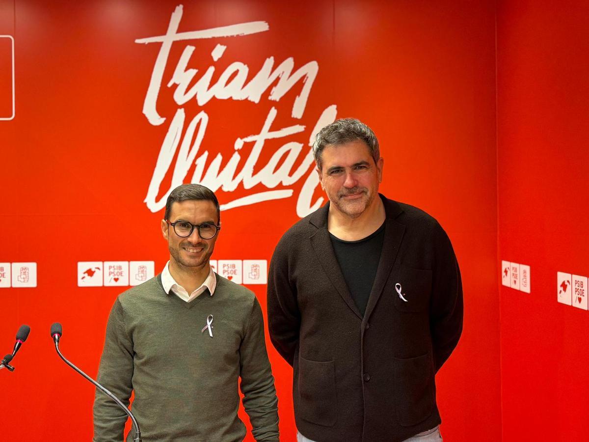 Rubén Castro y Quim Torres, en la sede del PSOE.