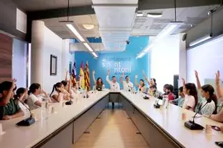 La visita de los alumnos en el Ayuntamiento de Sant Antoni