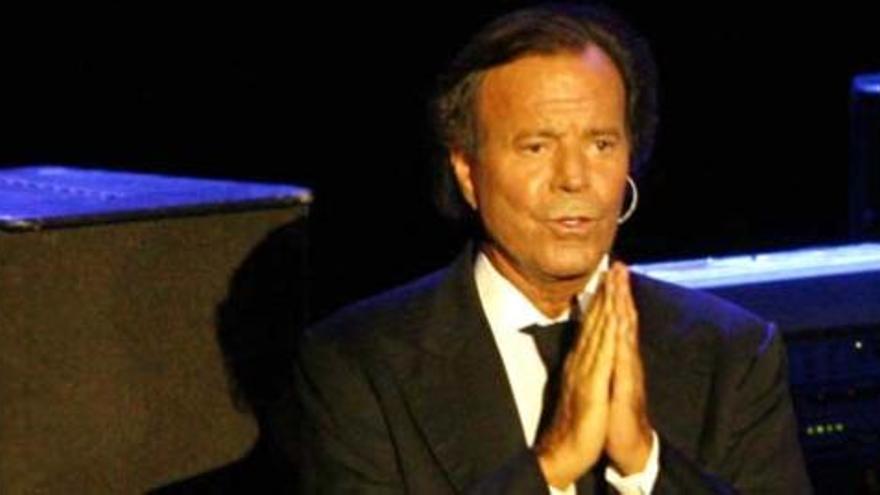 Julio Iglesias.