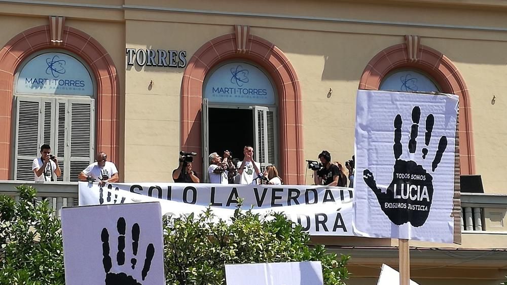Manifestación de los padres de Lucía Vivar