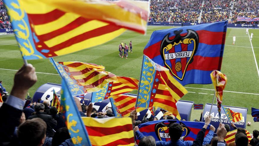 Valencia y Levante pactan entradas de 15 euros para la afición visitante en los derbis