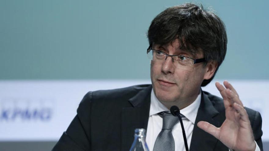 Puigdemont convoca a los partidarios del referéndum para fijar fecha y pregunta