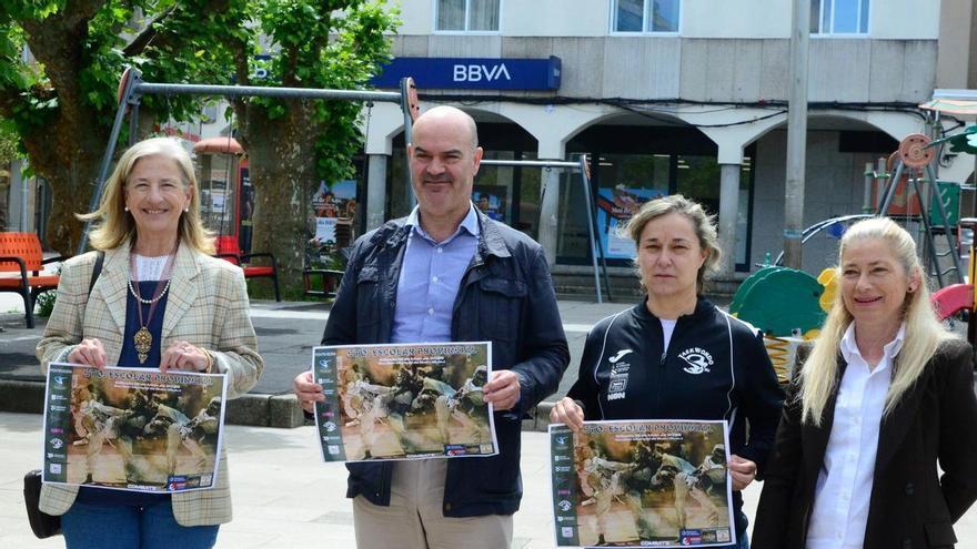 Más de 300 deportistas compiten el sábado en el pabellón de Bueu