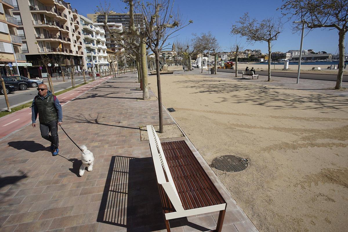 Palamós estrena el nou passeig del Mar: setze mesos d’obres i una inversió de 6,6 milions Palamós estrena el nou passeig del Mar: setze mesos d’obres i una inversió de 6,6 milions