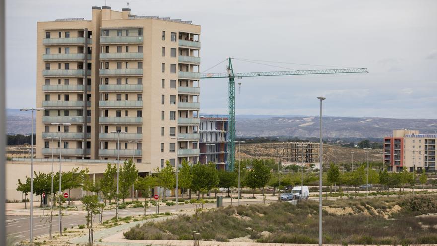 El &#039;tapón&#039; administrativo de la DGA en la construcción de vivienda hace que peligren 5.000 empleos