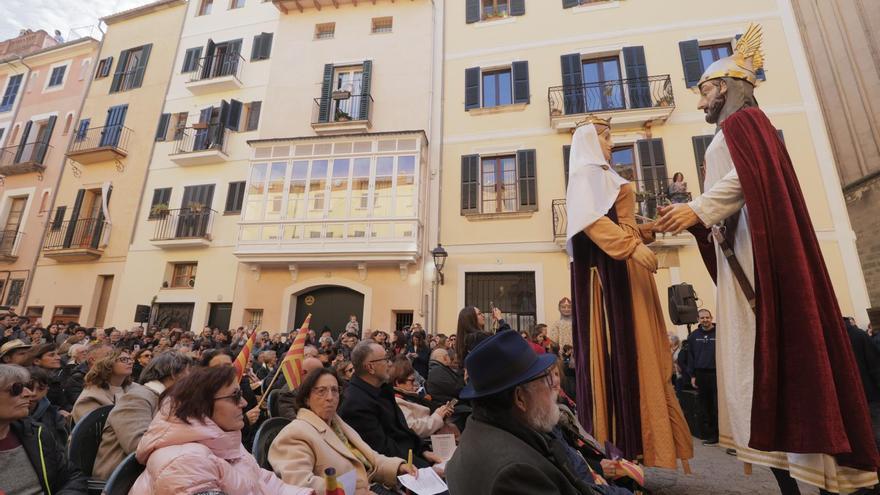 La OCB y Joves per la Llengua reúnen a centenares de personas para celebrar &quot;la auténtica Diada de Mallorca&quot;
