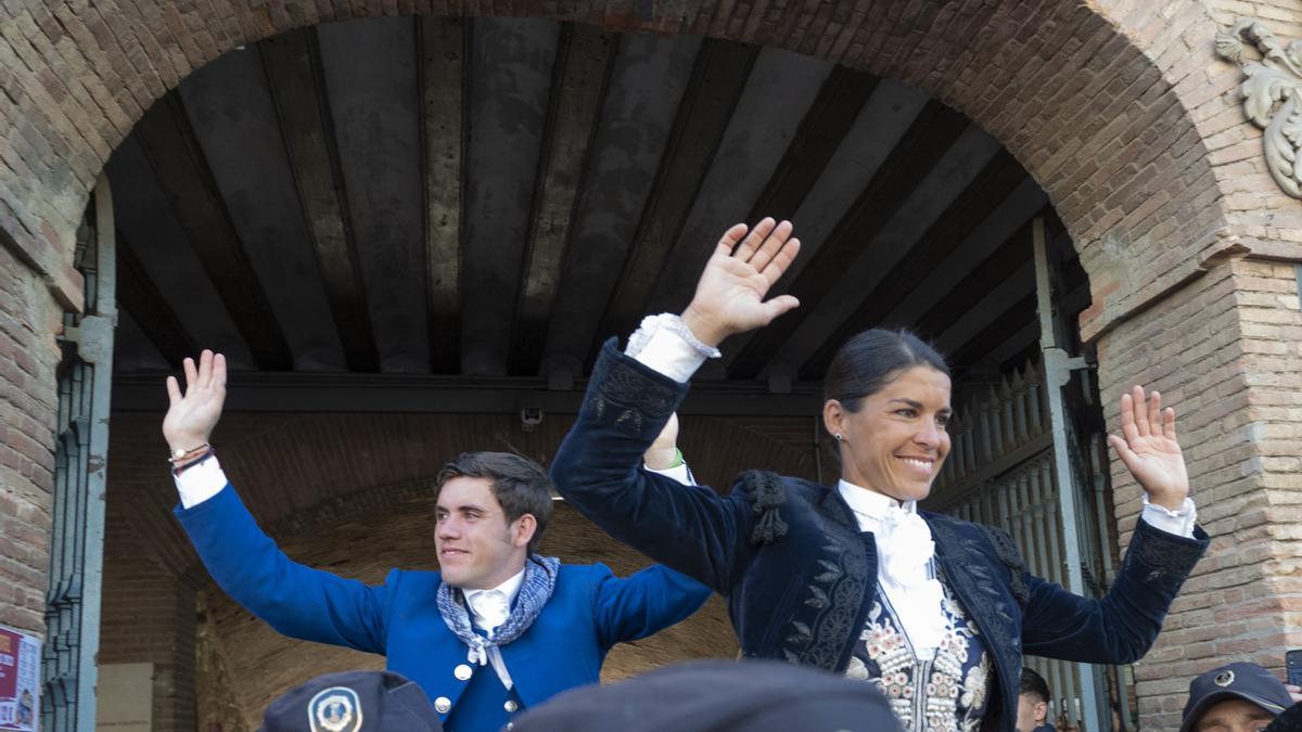 Lea Vicens y Guillermo Hermoso salen por la puerta grande de València