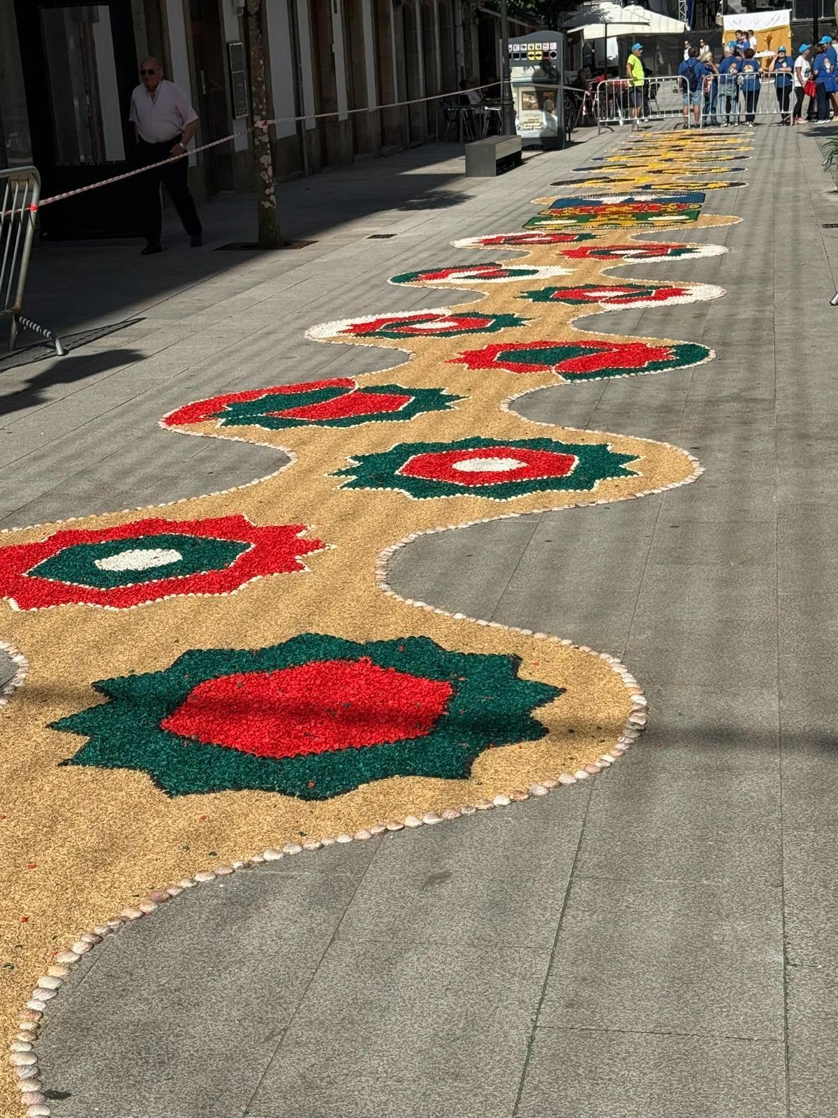 Los alfombristas de Cunchas e Flores, de Bueu, el Corpus San Paio 2026 en A Estrada