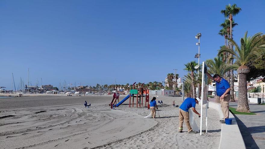 San Pedro del Pinatar duplica los servicios de limpieza durante el verano ante el aumento de población