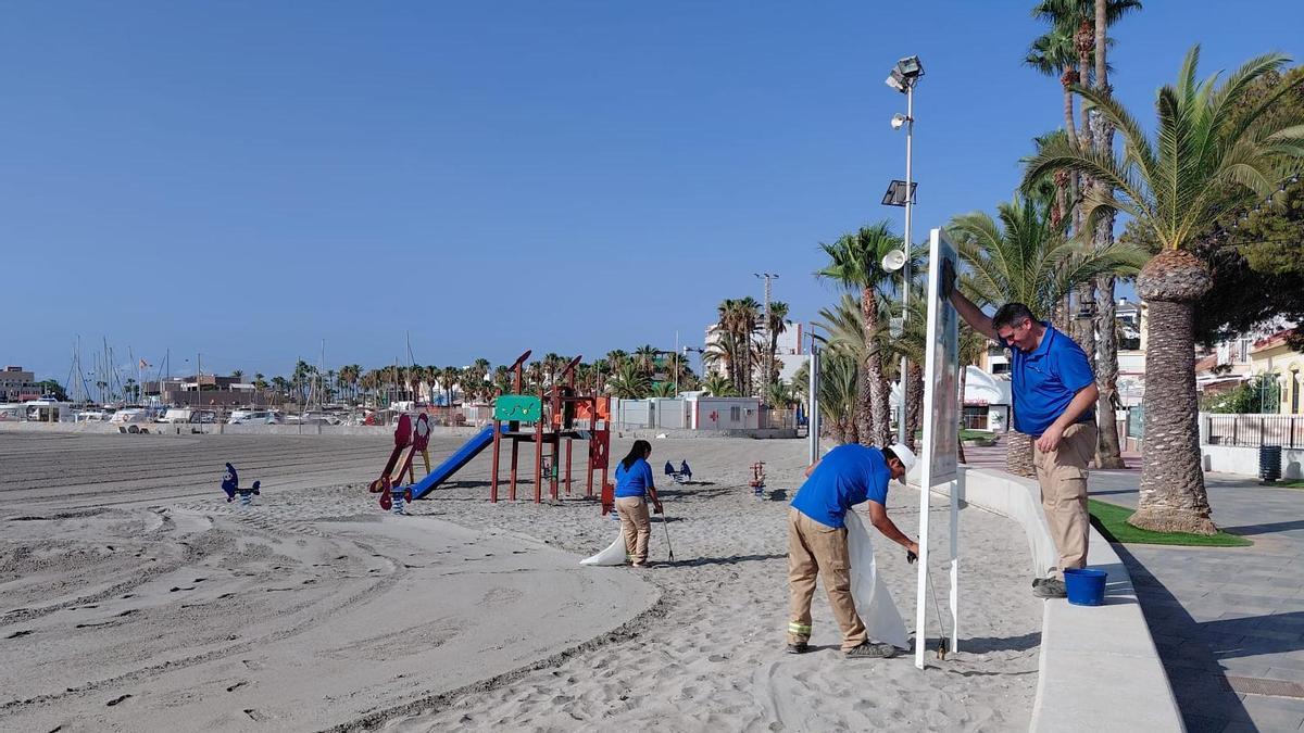 A los 14 operarios que prestan habitualmente el servicio se incorporan otros 14 trabajadores durante la temporada alta.