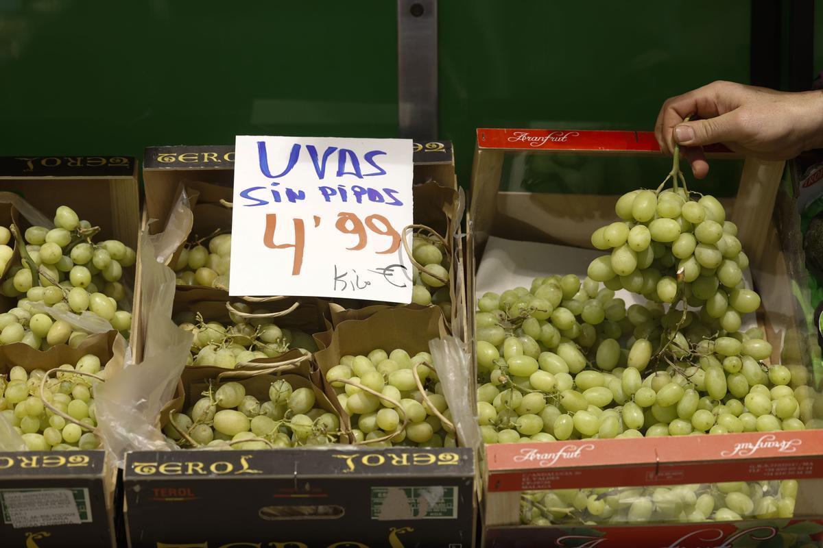 Las uvas de Nochevieja, un producto que llega al final de este 2023 con menor producción y hasta un 20 % más cara que el año anterior