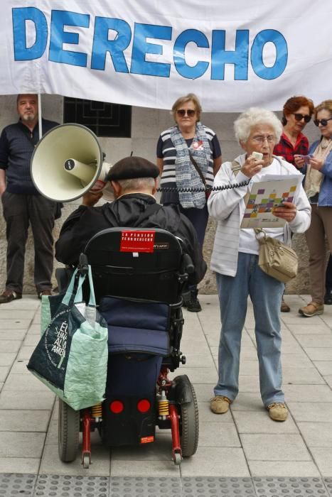 Manifestación "Pasacalles por la digindad" en Gijón