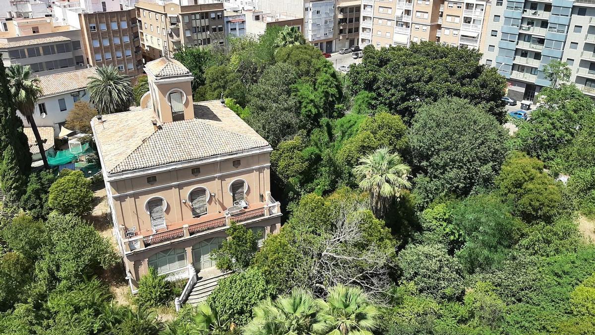 La Alqueía de Puchol cuenta con una superficie total, incluido el jardín, de algo más de 1.800 metros cuadrados.