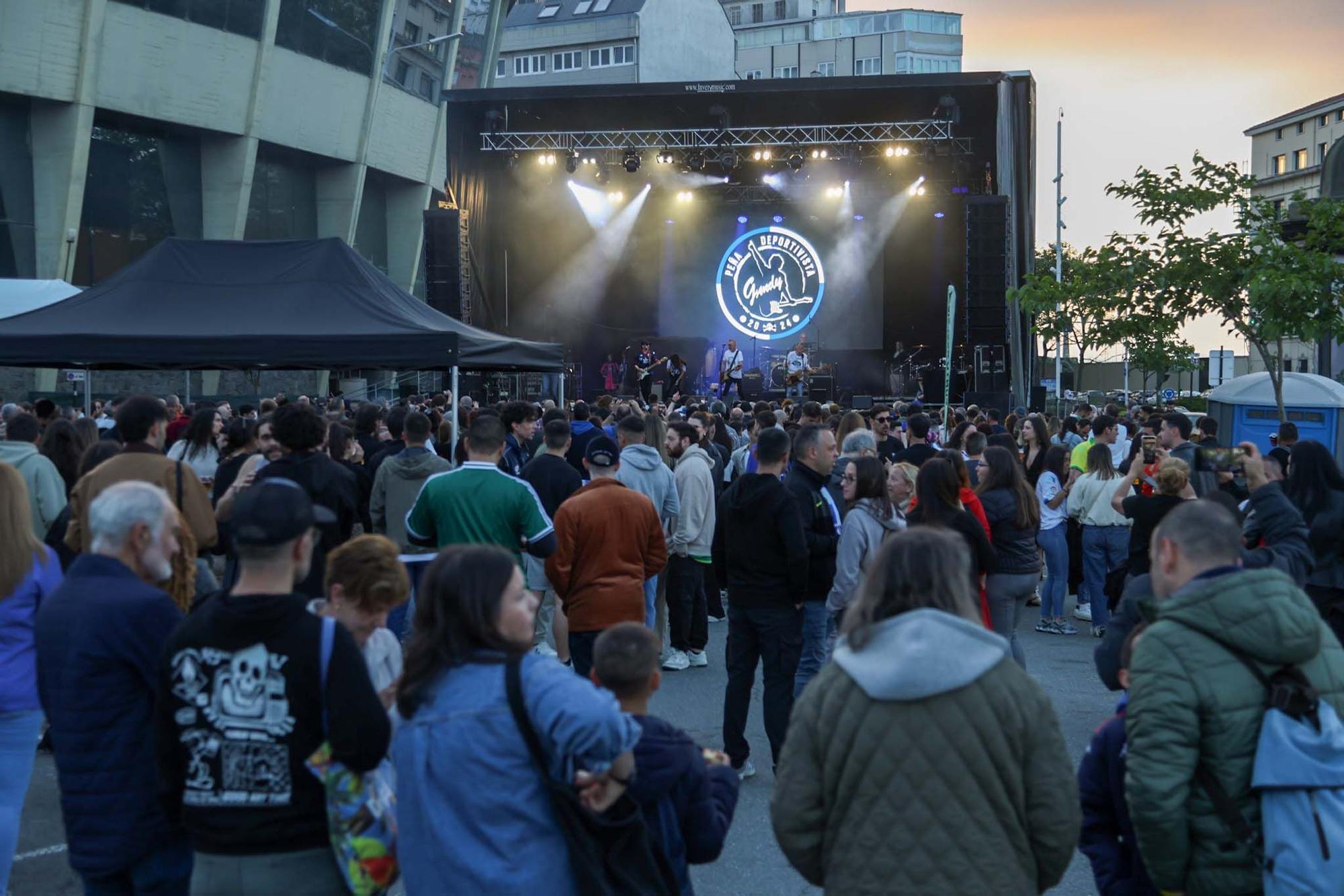 Fiesta blanquiazul en Riazor por el 25ª aniversario de la Liga del Dépor