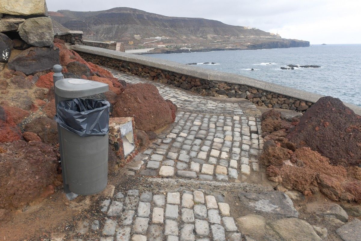 Estado de abandono de la zona de El Atlante