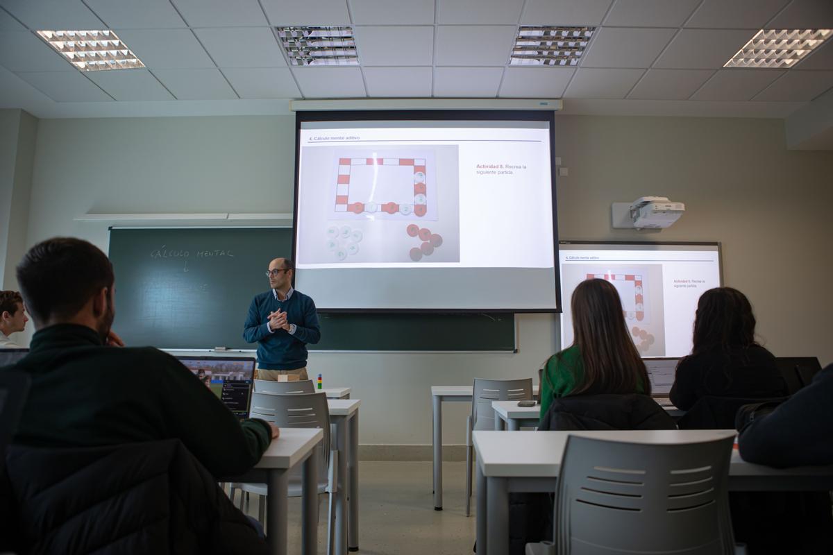 Clase de magisterio en la Universitat de València