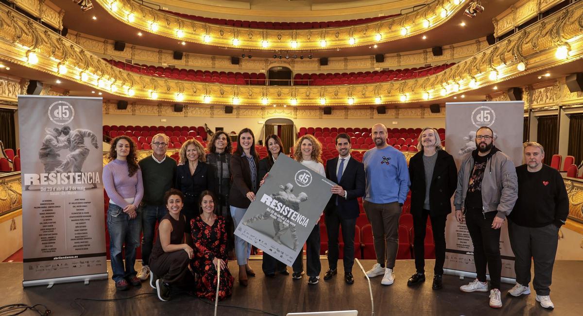El festival Abril en Danza reunió ayer en su presentación a escuelas, concejales y representantes de espacios culturales de Murcia, Alicante y Elche