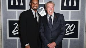 Tiger Woods y Phil Knight, dueño de Nike, han tenido siempre una relación fluida