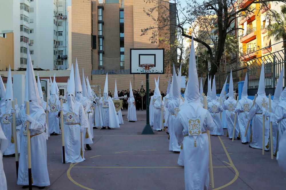 Lunes Santo | Preparativos y nervios en los nazarenos del Cautivo