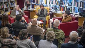 Presentación del libro de Carlos Ruiz Caballero, Retrato del fin del mundo, con Álex Sàlmon, Manu Guedán e Idoia Moll.