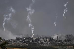 L’Exèrcit israelià mira d’entrar a Ciutat de Gaza mentre prepara el terreny per atacar hospitals