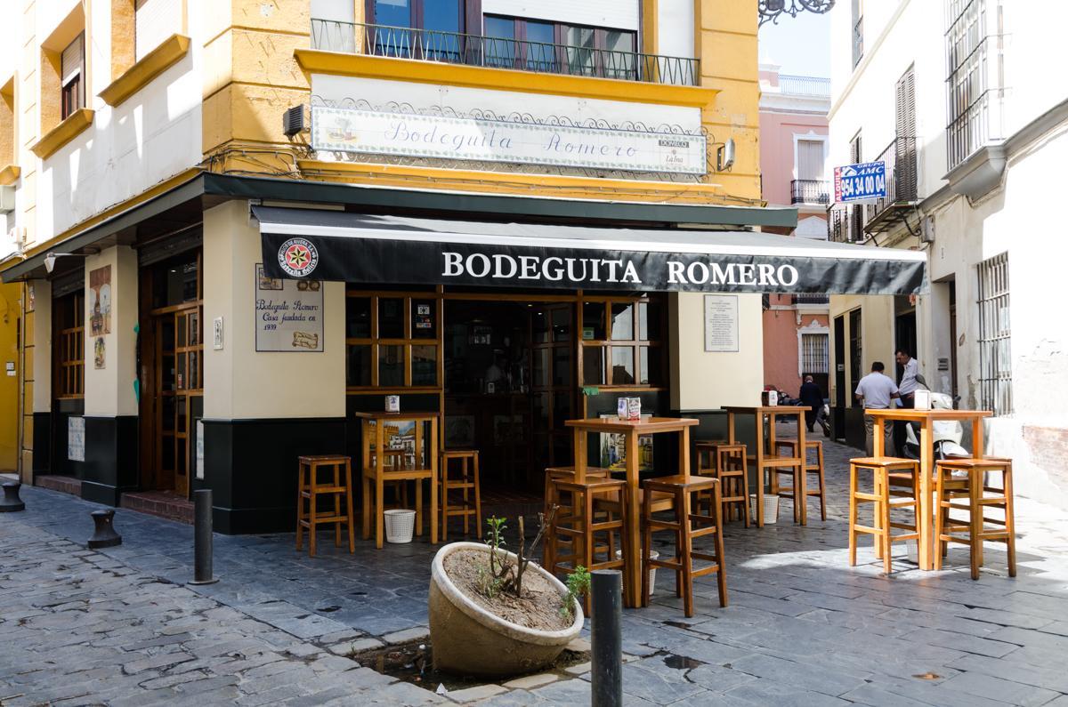 Exterior de la Bodeguita Romero.