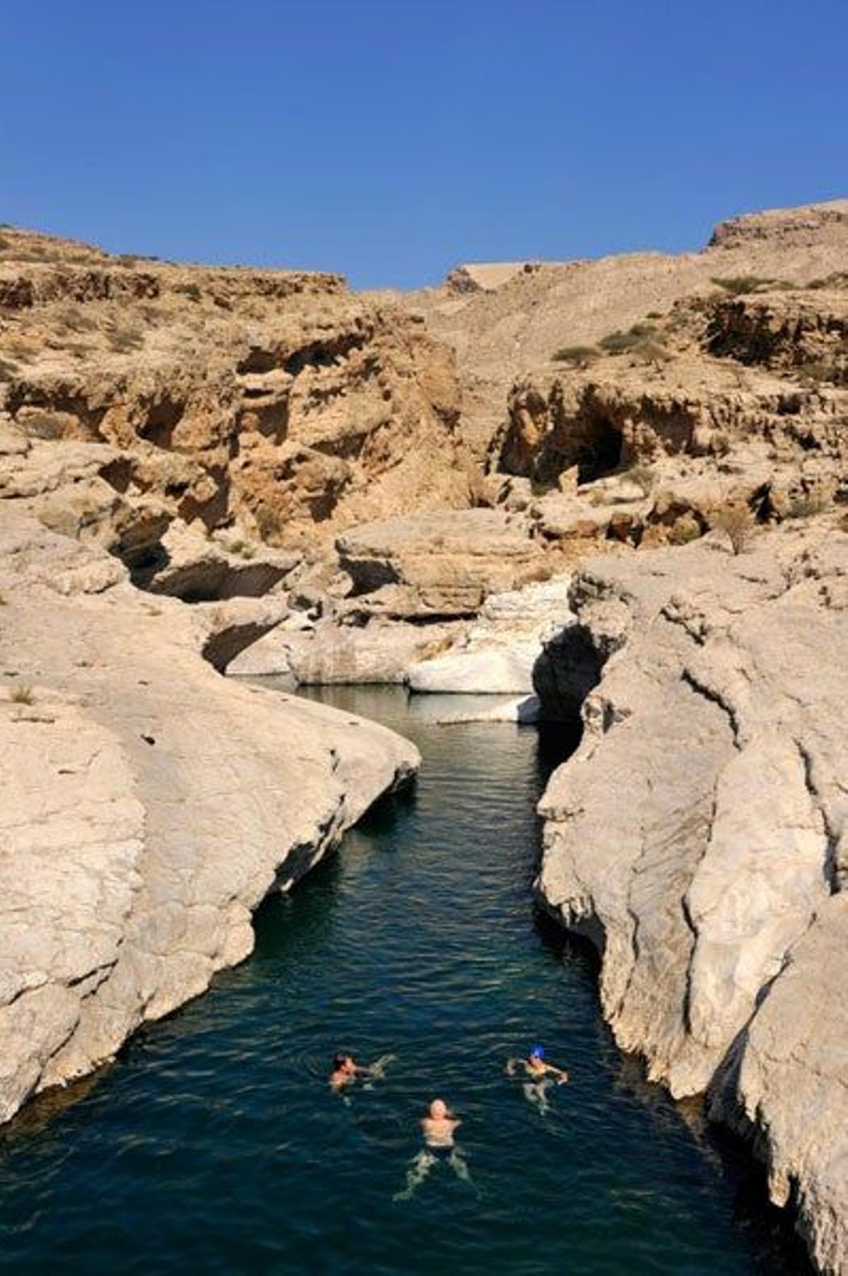 Wadi Bani Khalid en el Sultanato de Omán.